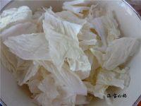 白菜炒木耳的做法步骤1