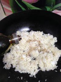 葱油酱香炒饭的做法步骤7