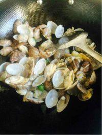 葱油花蛤的做法步骤5