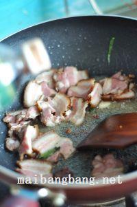 西芹炒腊肉的做法步骤4