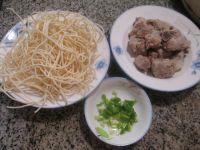 排骨汤面的做法步骤1