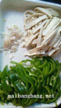 青椒炒豆干的做法步骤4